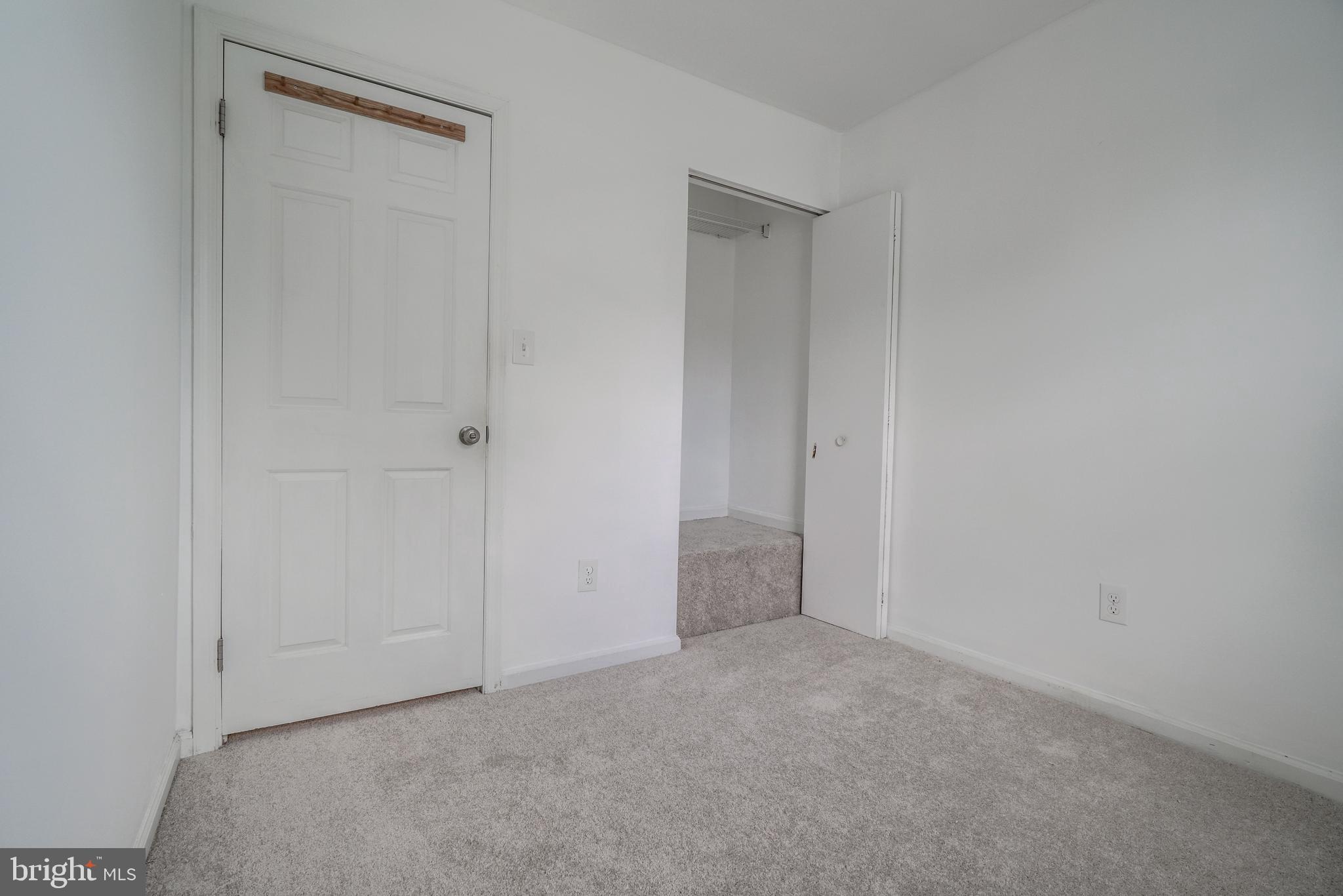 1022 Dartmouth Glen Way