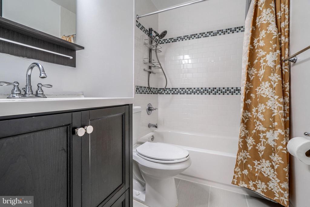 1022 Dartmouth Glen Way