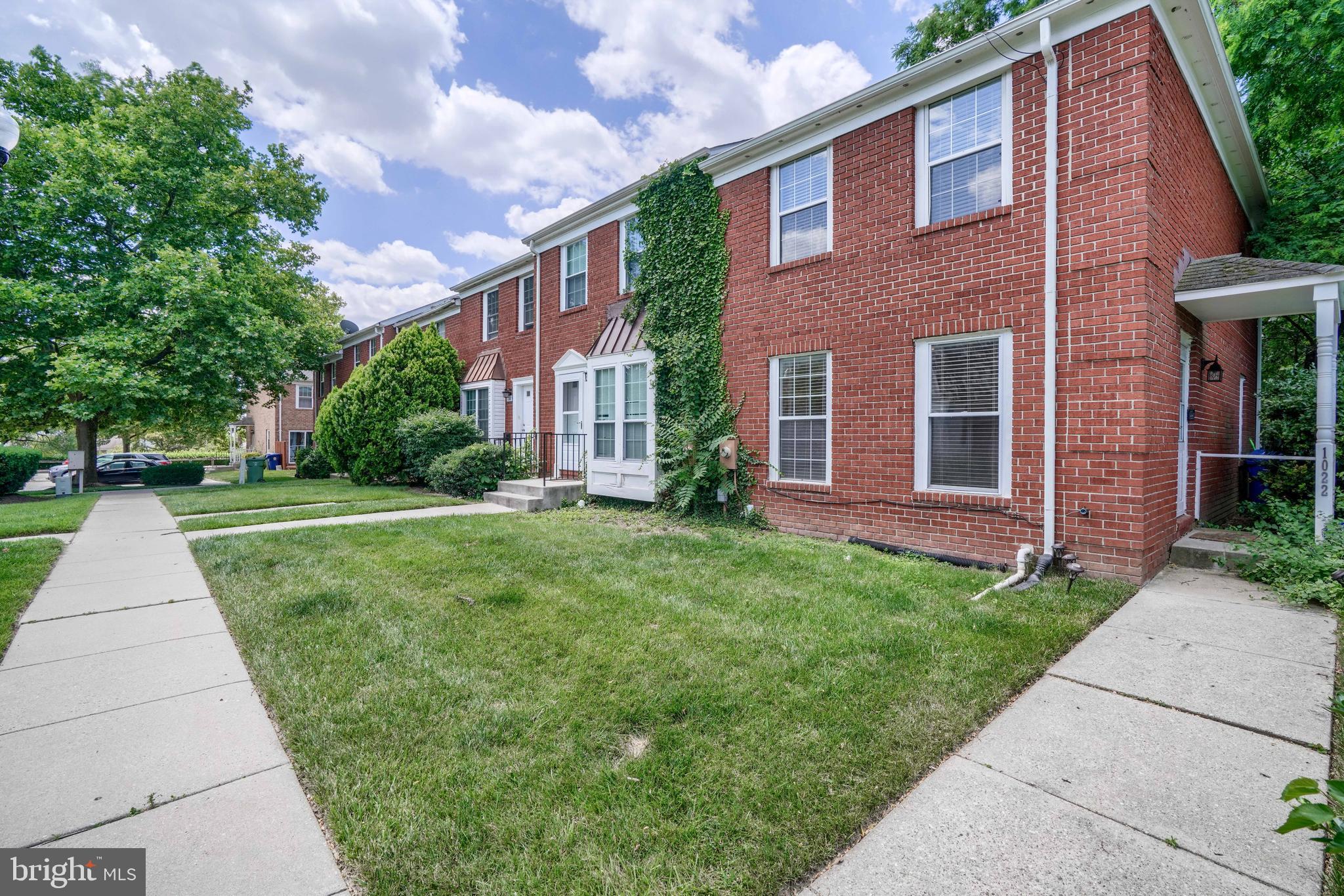 1022 Dartmouth Glen Way