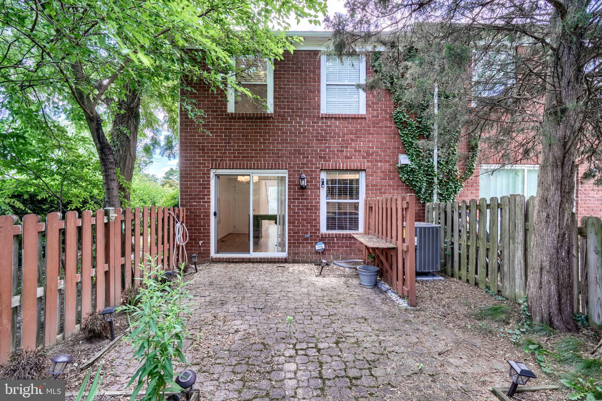 1022 Dartmouth Glen Way