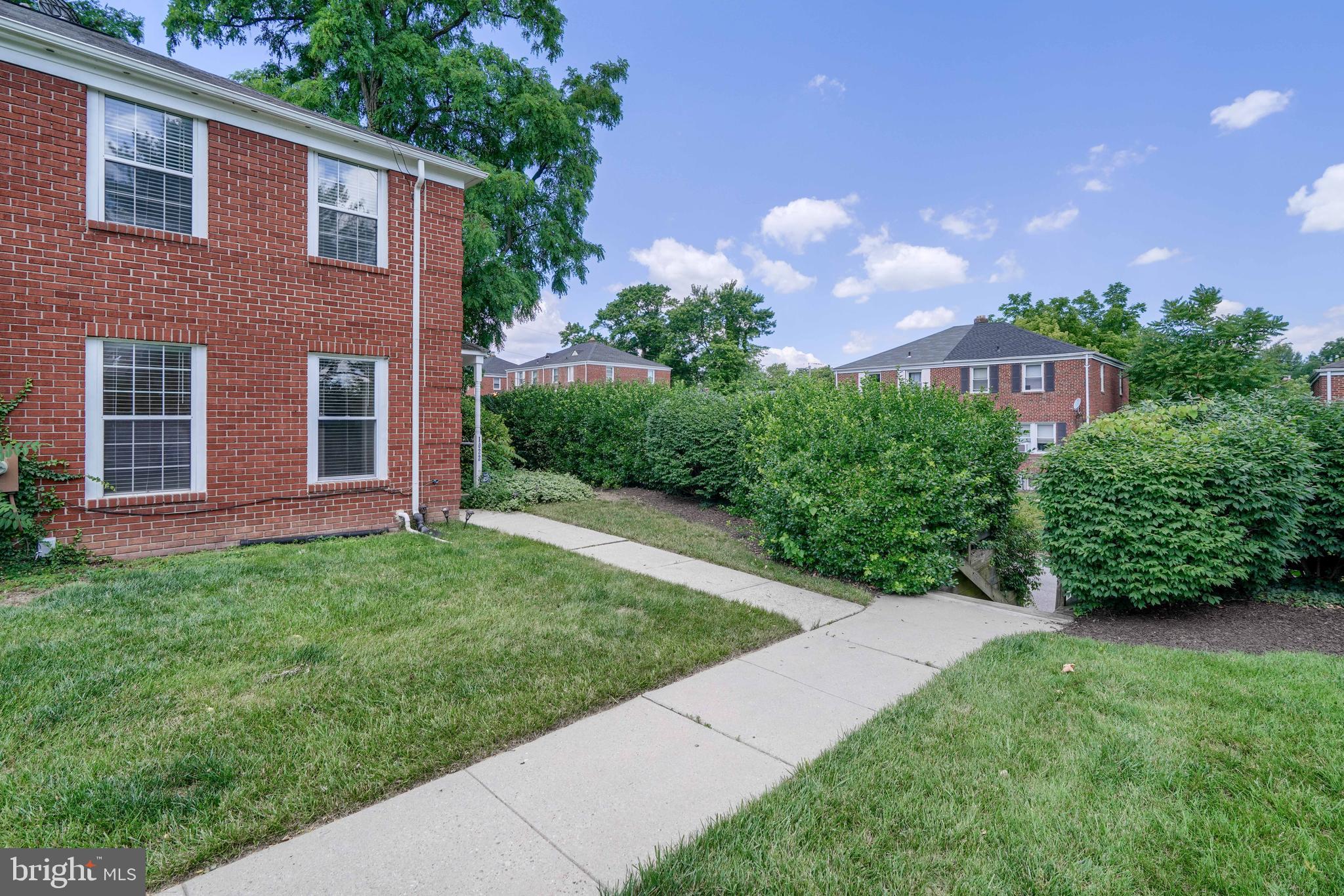 1022 Dartmouth Glen Way