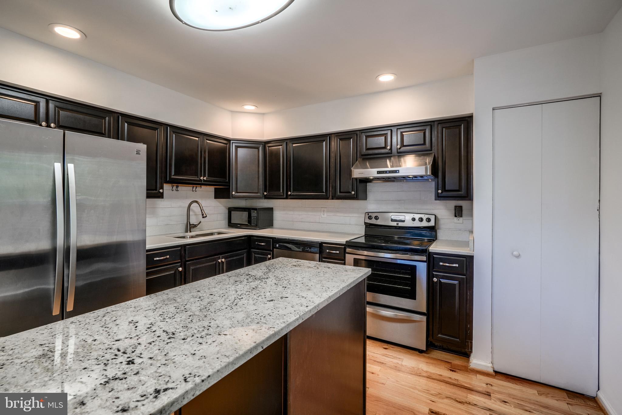 1022 Dartmouth Glen Way