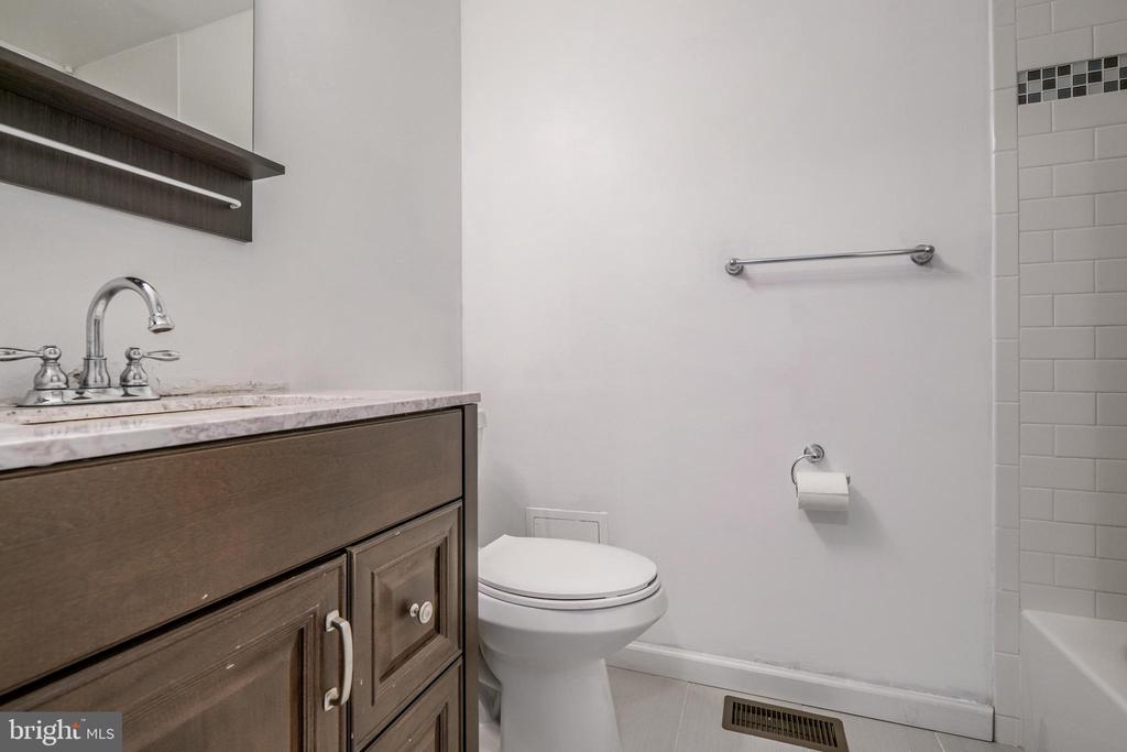 1022 Dartmouth Glen Way