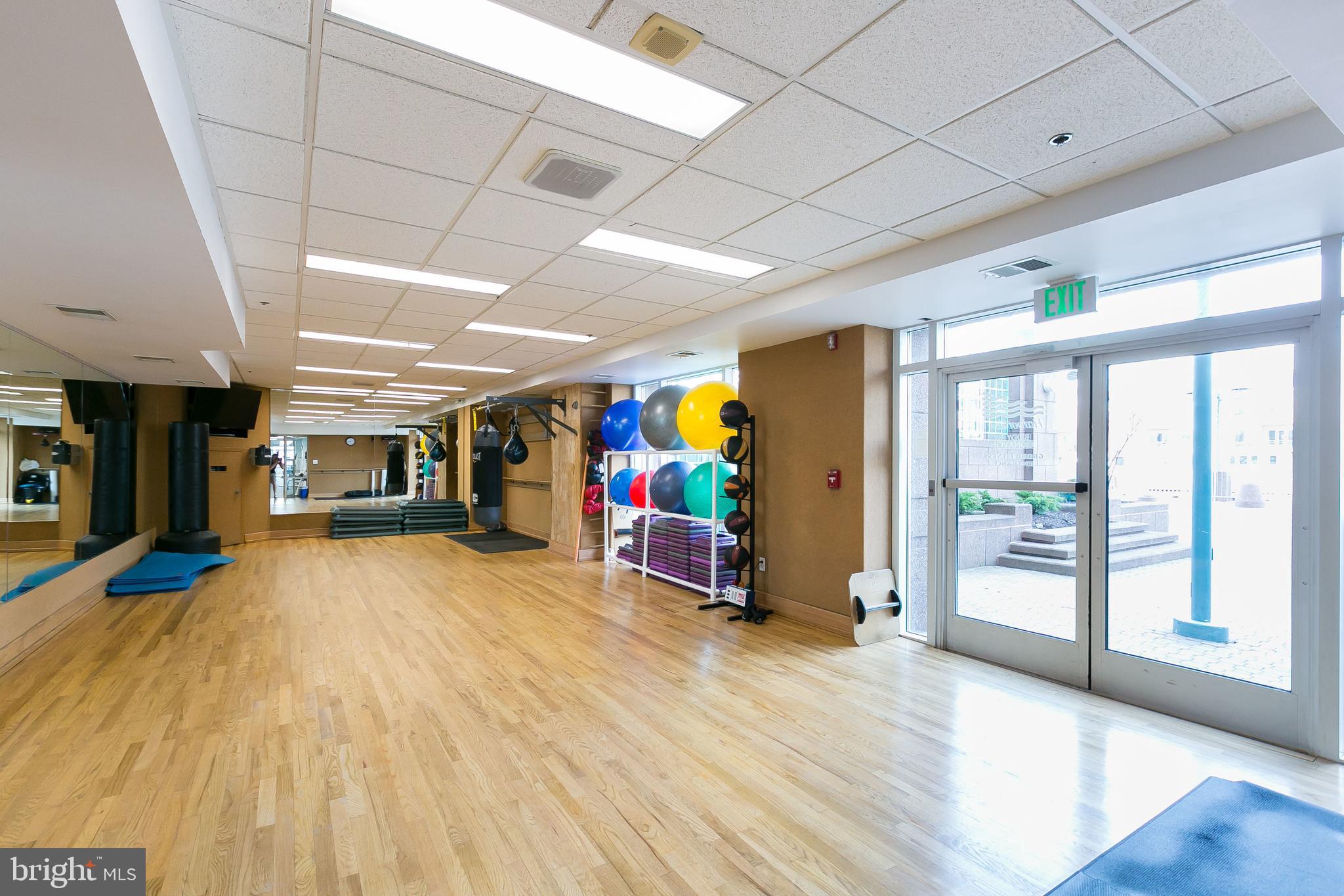 100 HARBORVIEW DR #1113