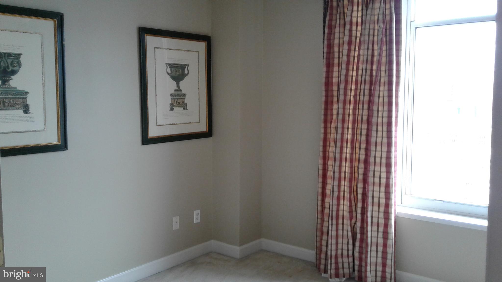 100 HARBORVIEW DR #1113