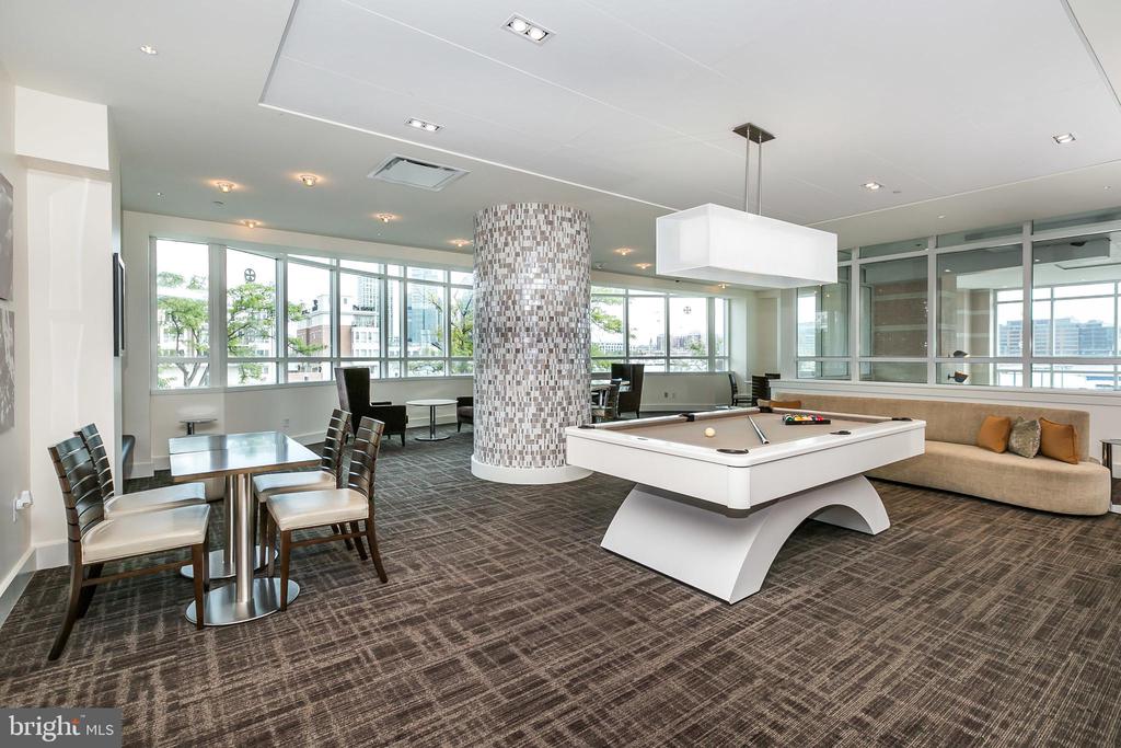 100 HARBORVIEW DR #1113