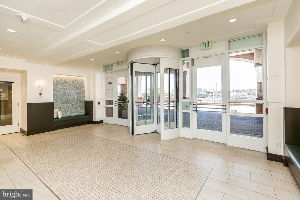 100 HARBORVIEW DR #1113