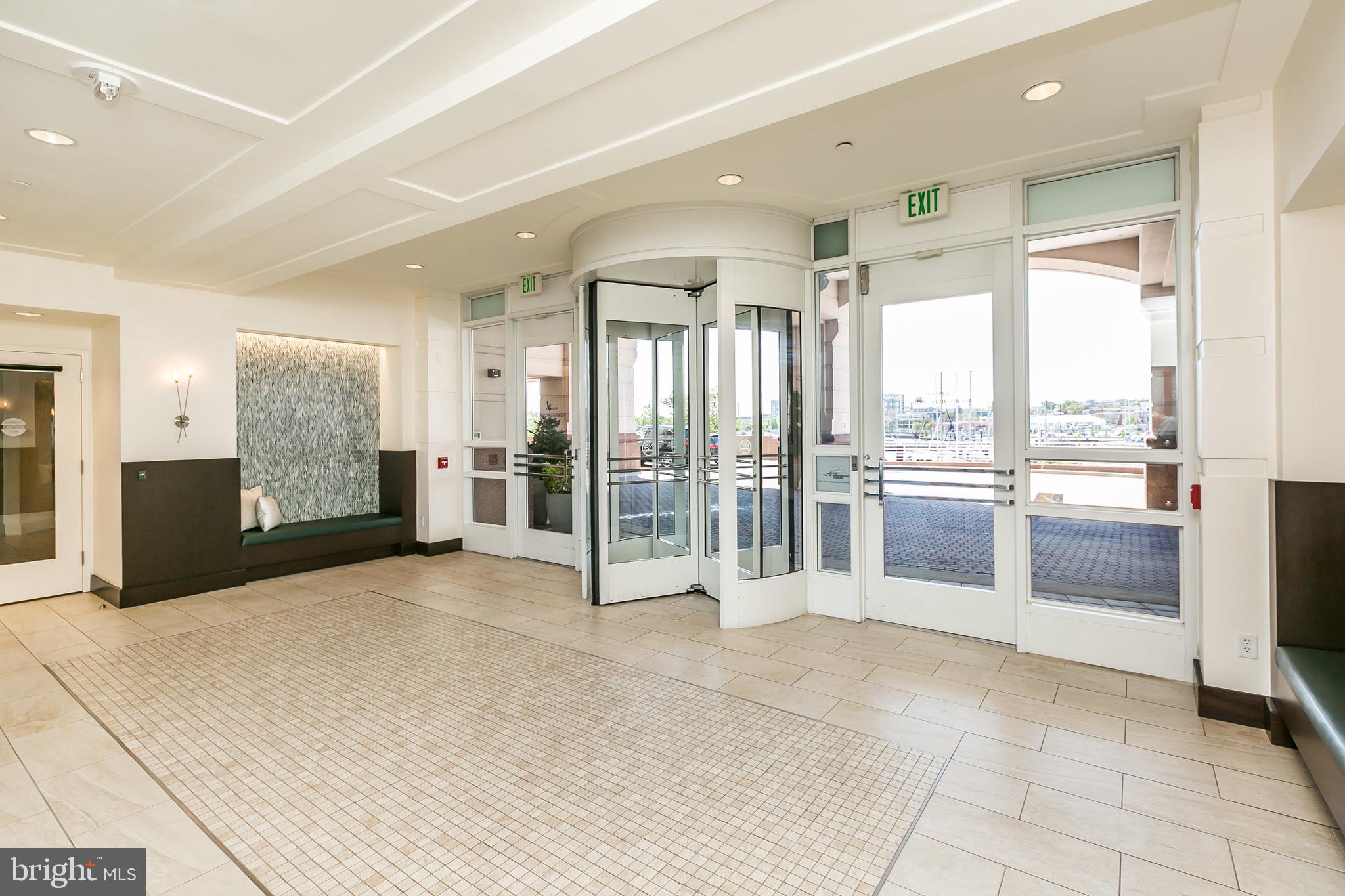 100 HARBORVIEW DR #1113