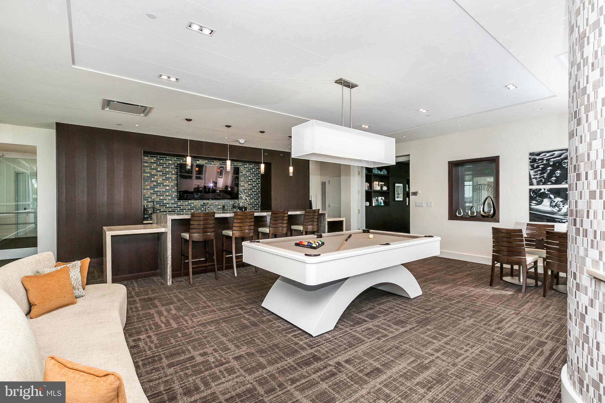 100 HARBORVIEW DR #1113