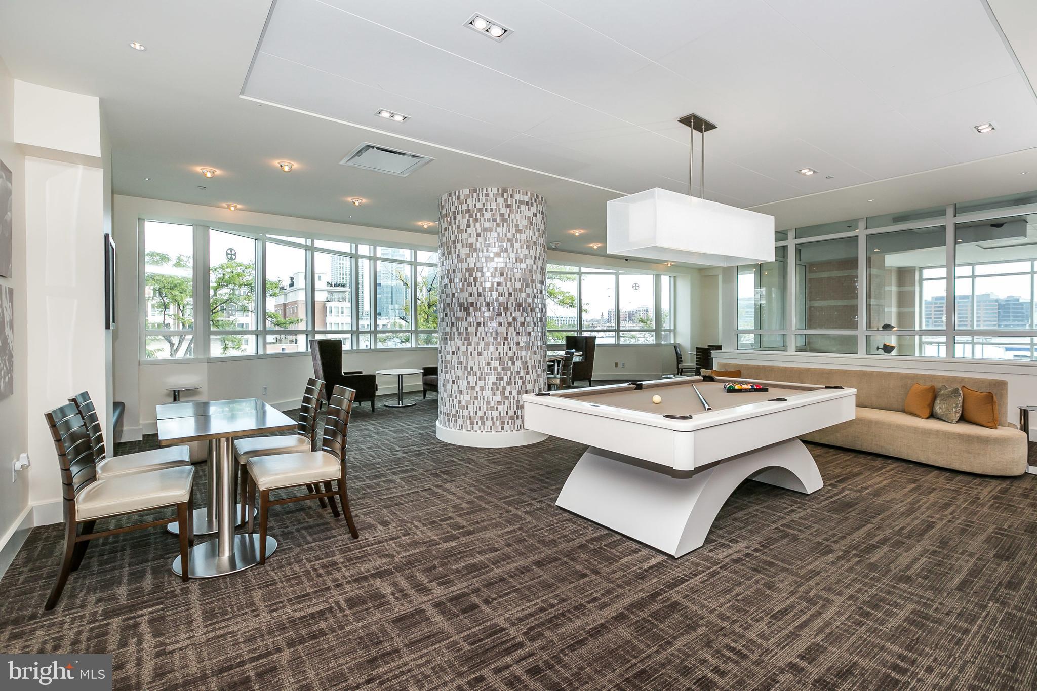 100 HARBORVIEW DR #1113