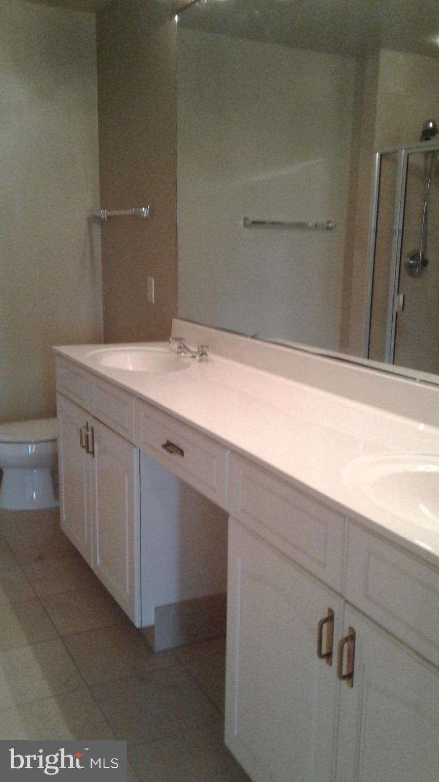 100 HARBORVIEW DR #1113