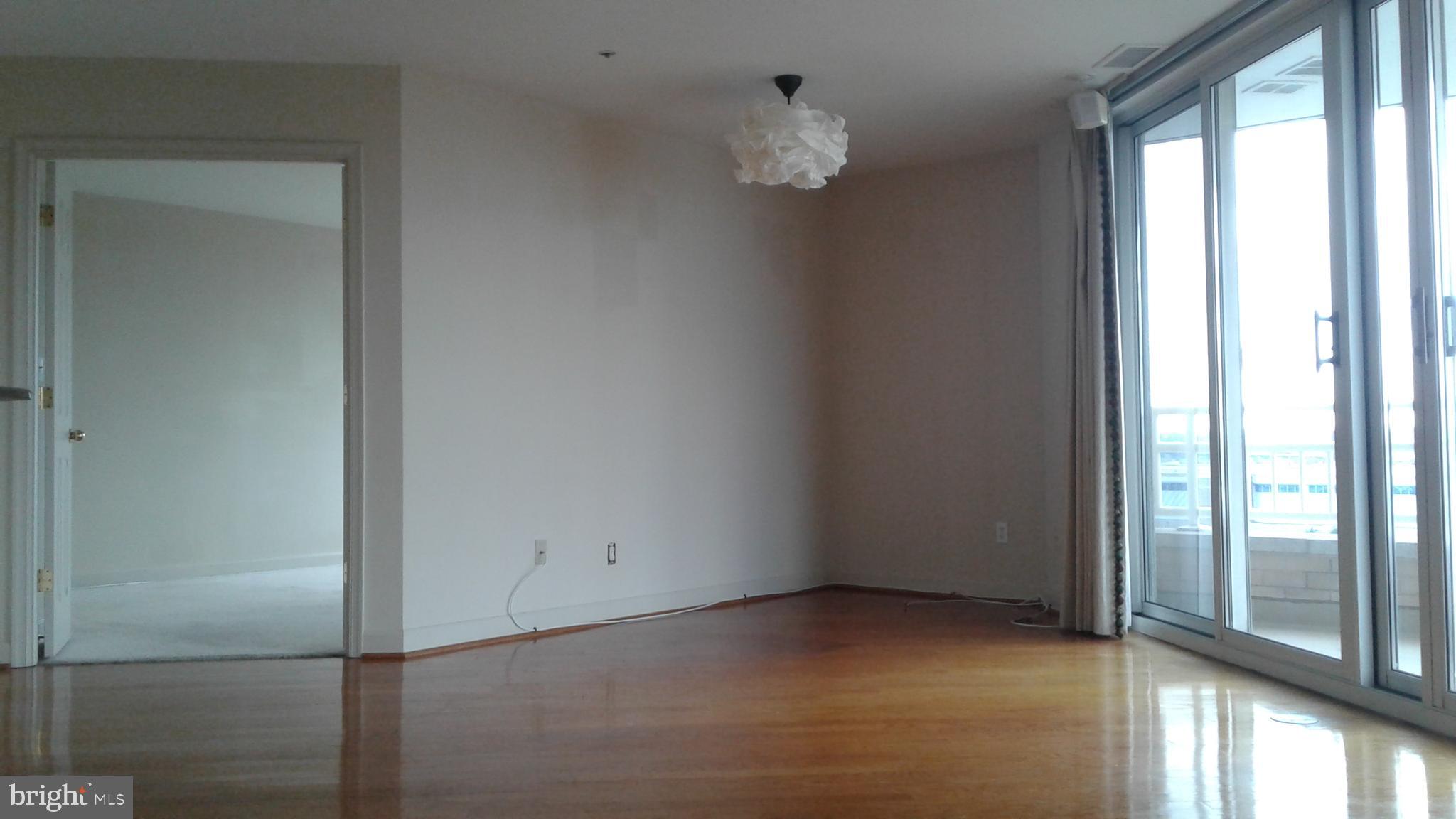 100 HARBORVIEW DR #1113