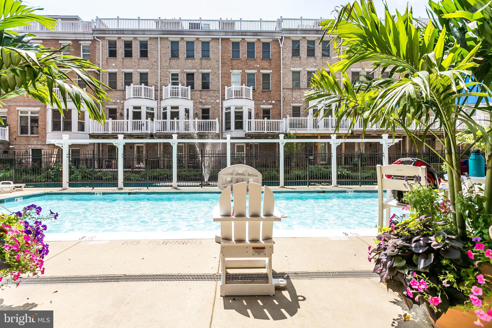 100 HARBORVIEW DR #1113