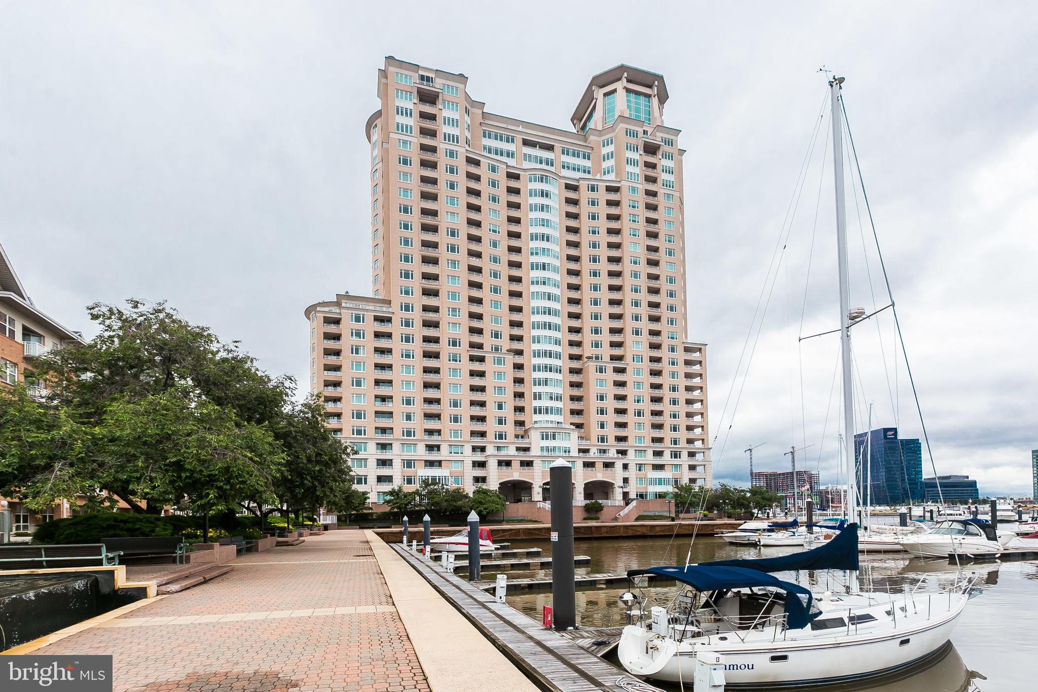 100 HARBORVIEW DR #1113