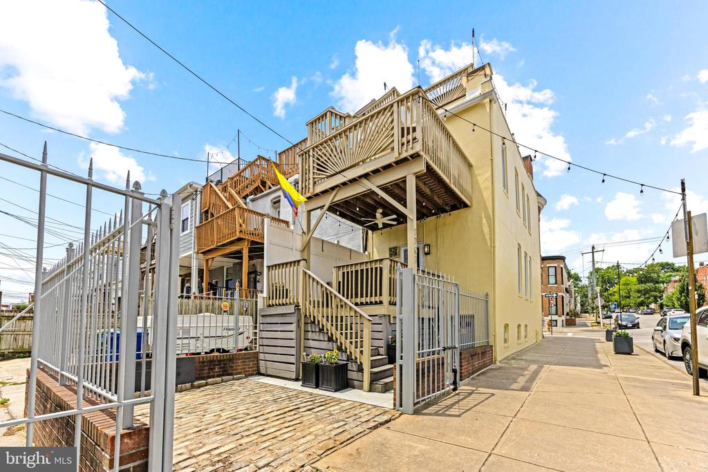 1701 Jackson St