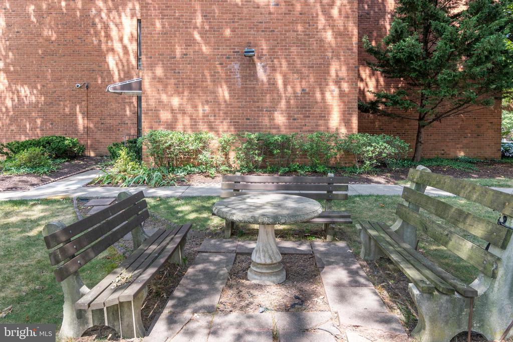 6711 Park Heights Ave #211