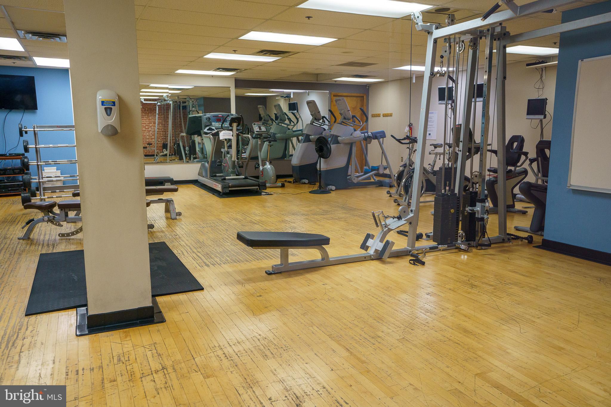 2772 LIGHTHOUSE PT E #402