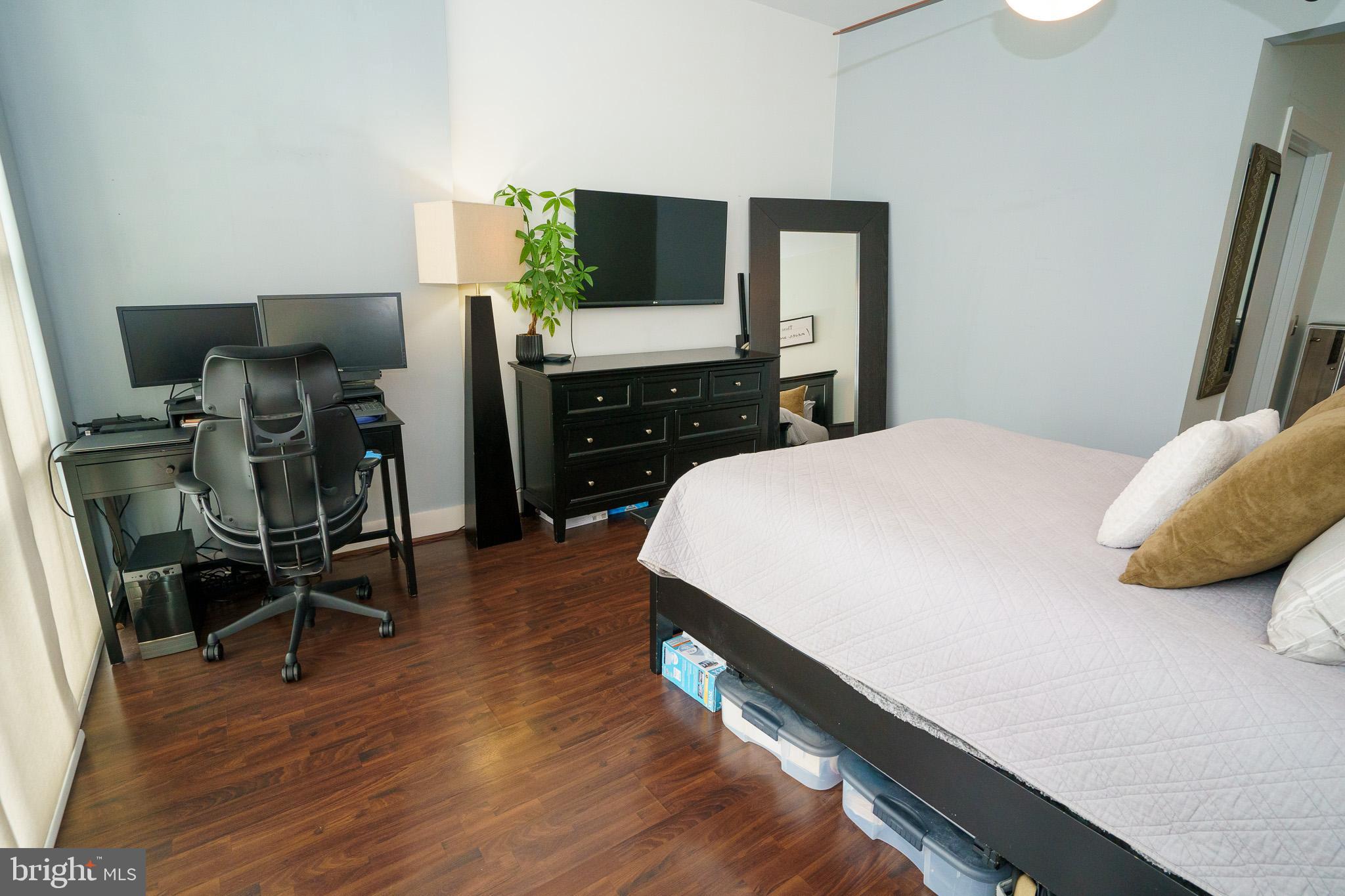 2772 LIGHTHOUSE PT E #402