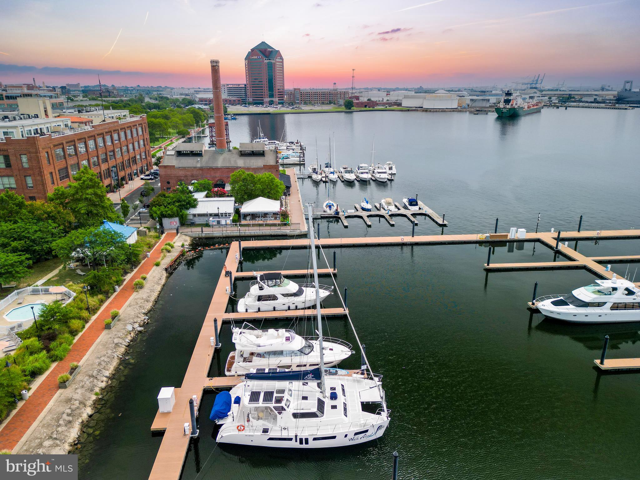 2772 LIGHTHOUSE PT E #402