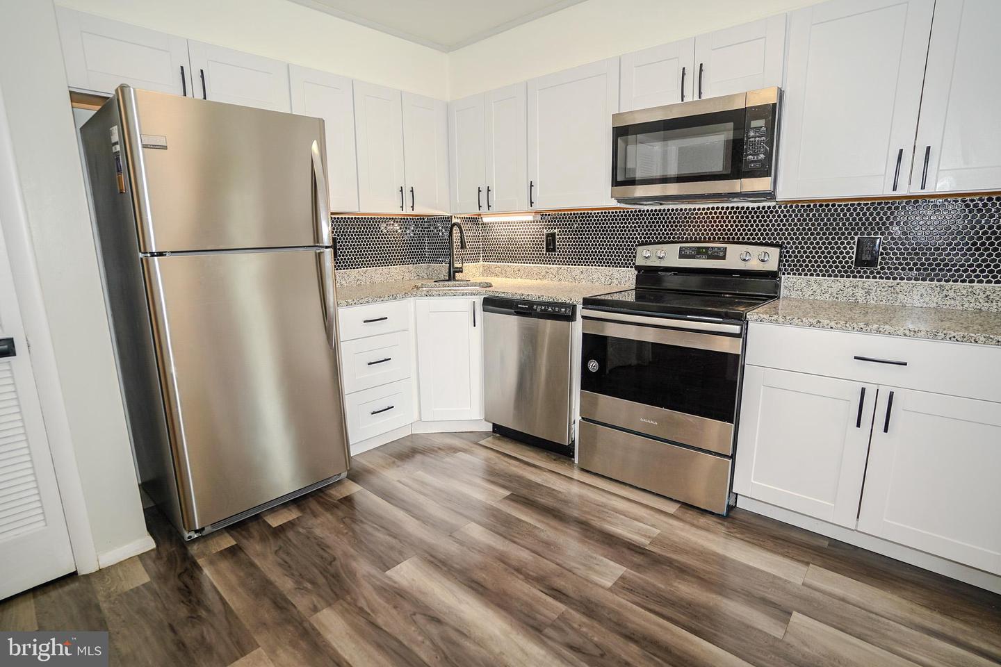 3737 Clarks Ln #304