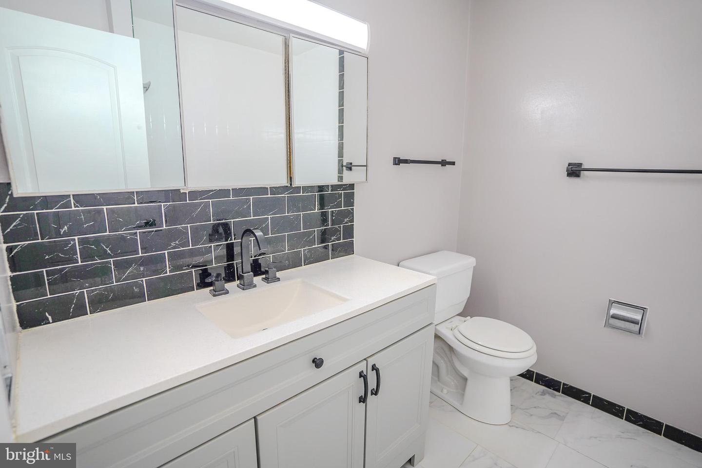 3737 Clarks Ln #304