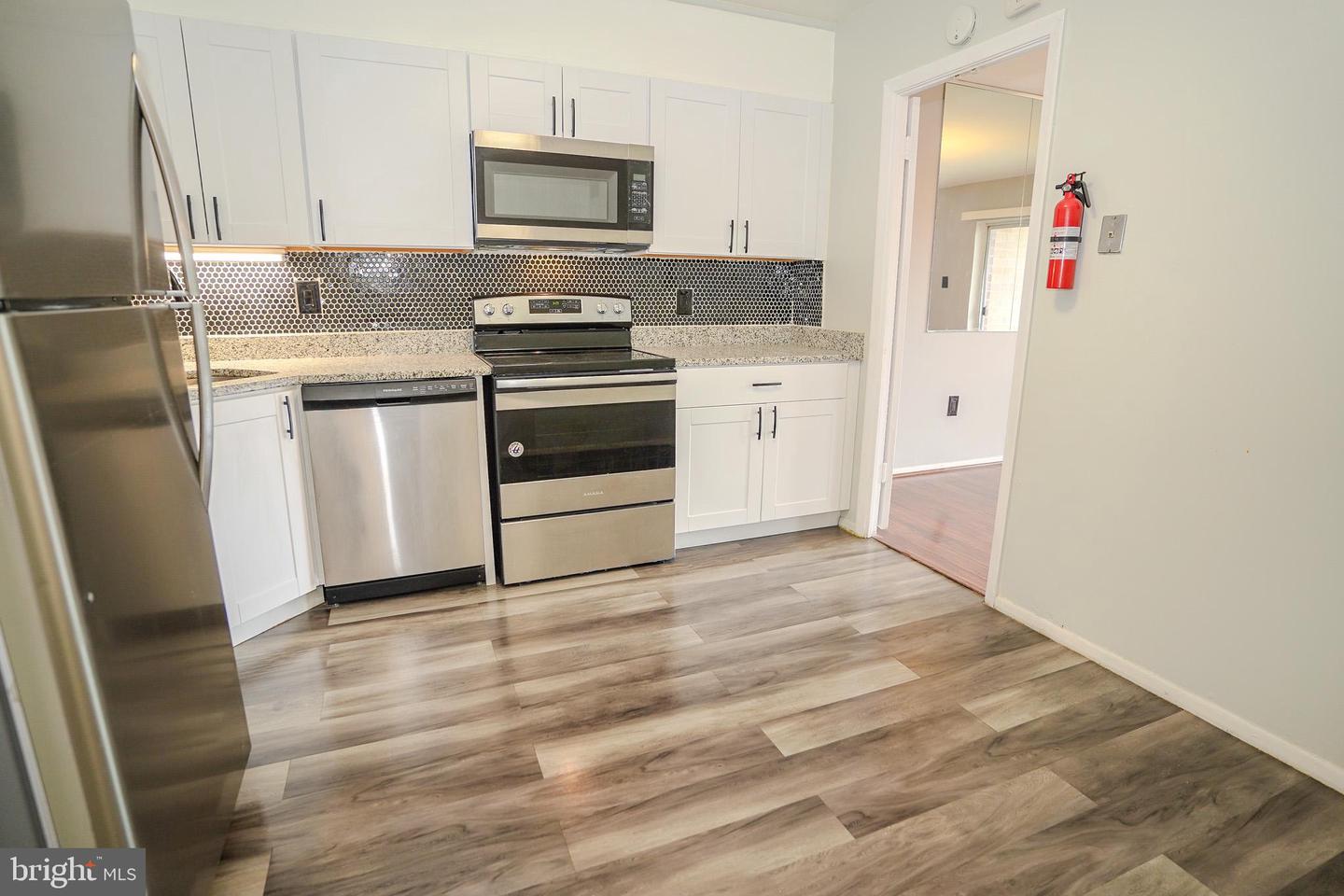 3737 Clarks Ln #304