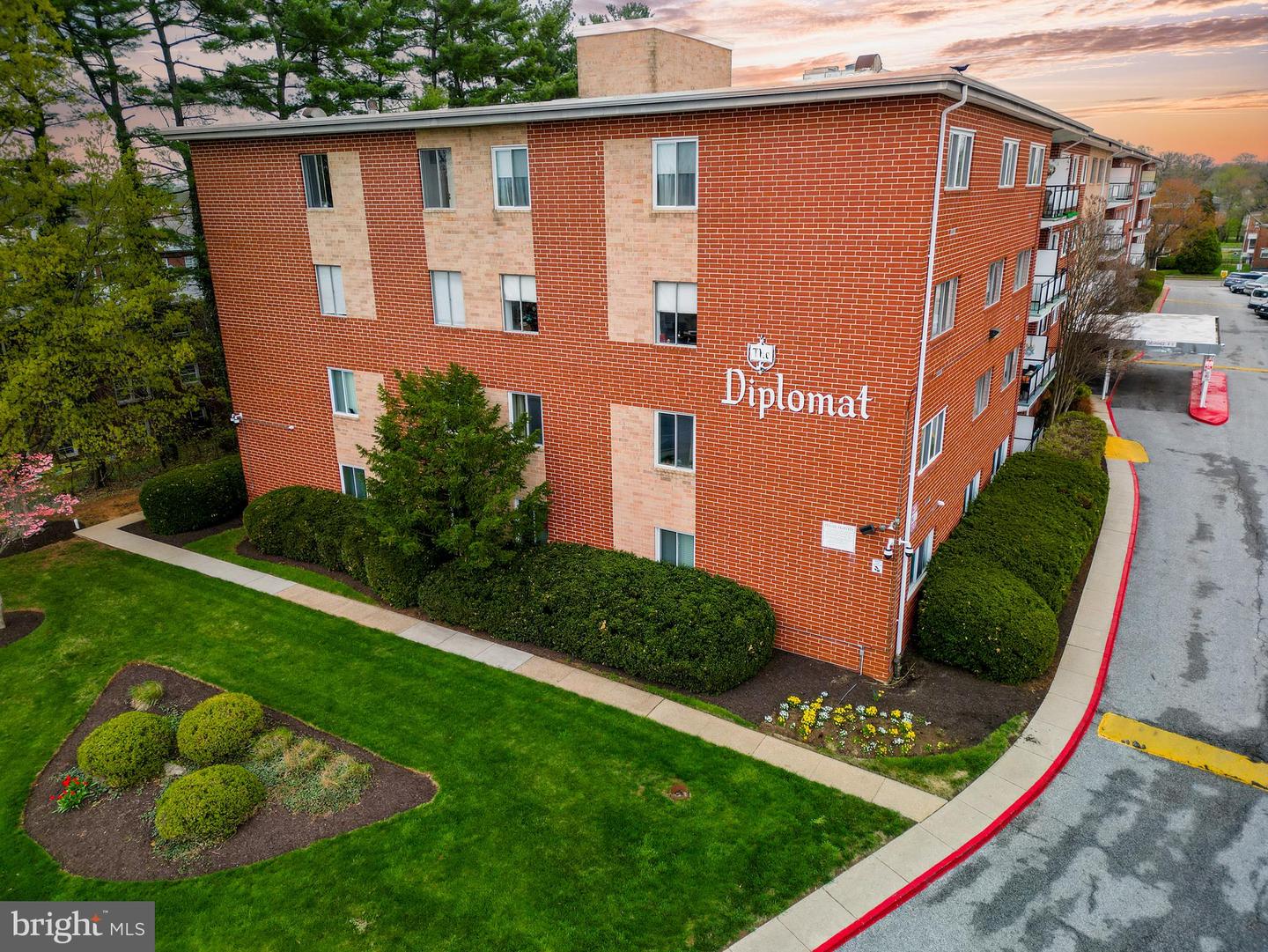 3737 Clarks Ln #304