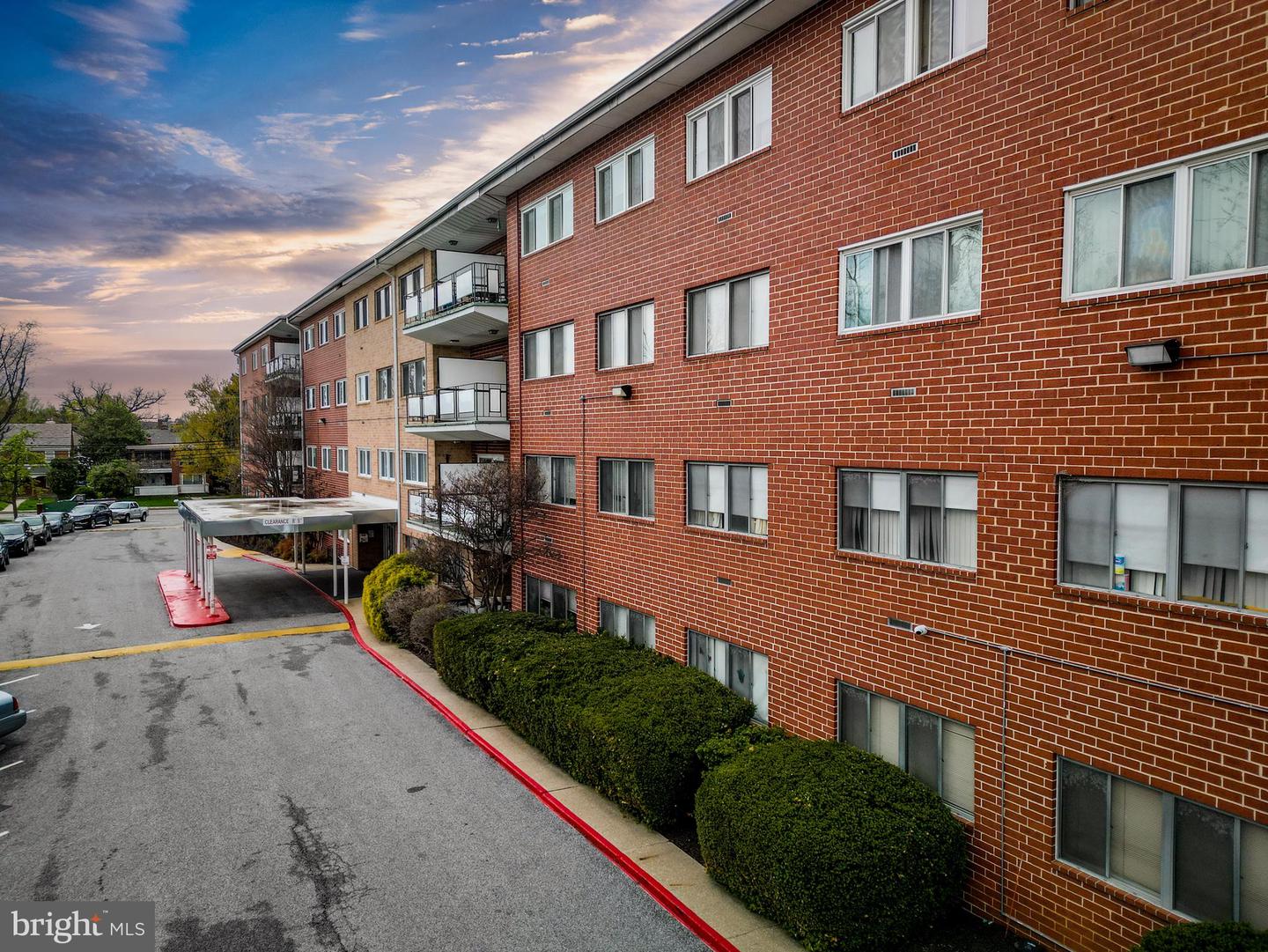 3737 Clarks Ln #304