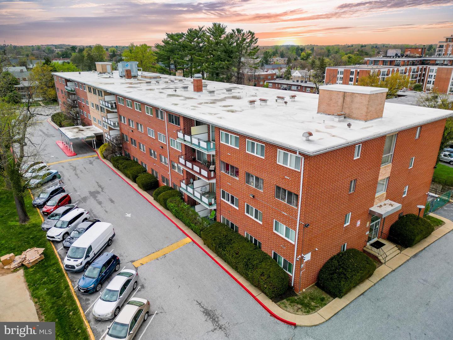 3737 Clarks Ln #304