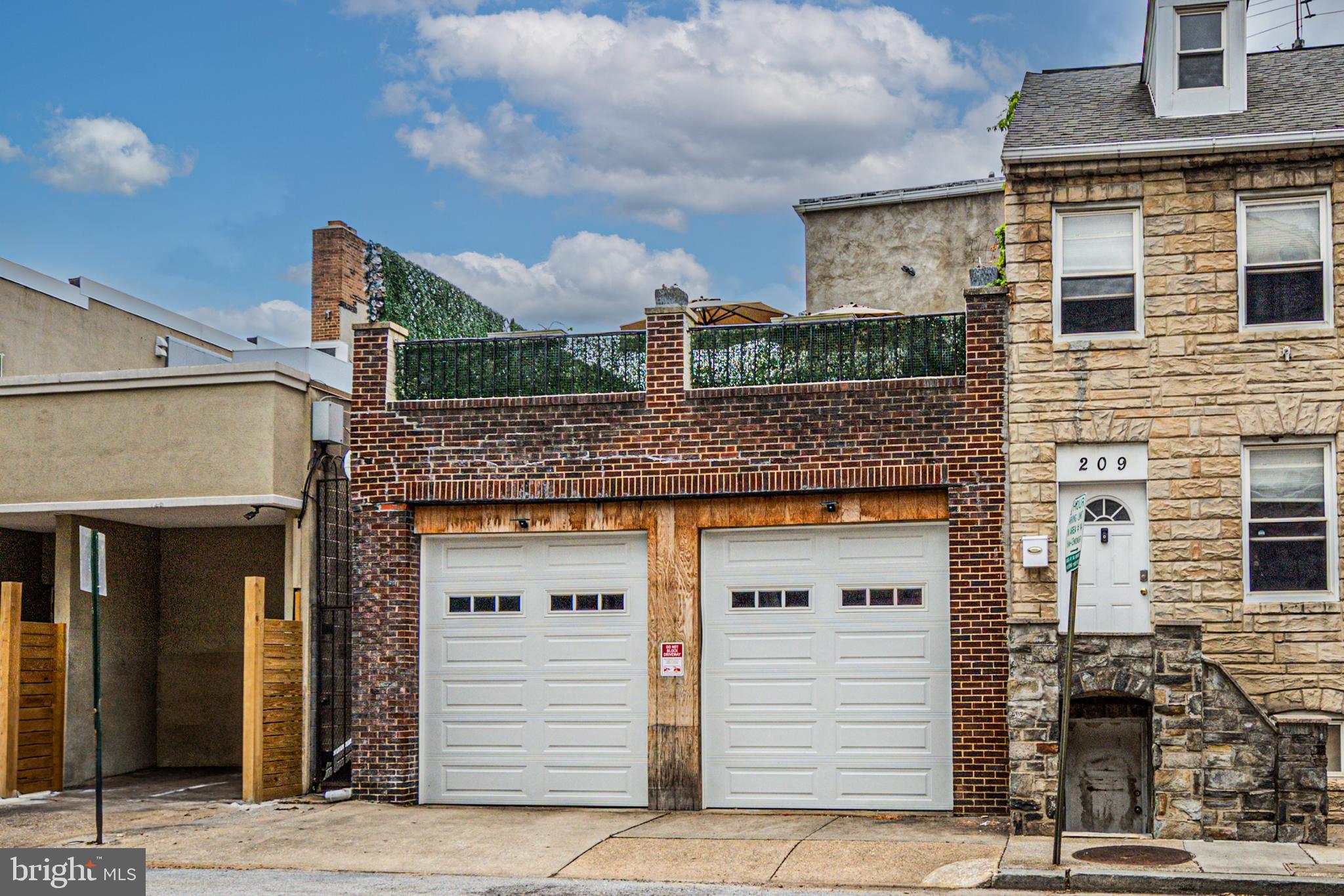 210 S High St