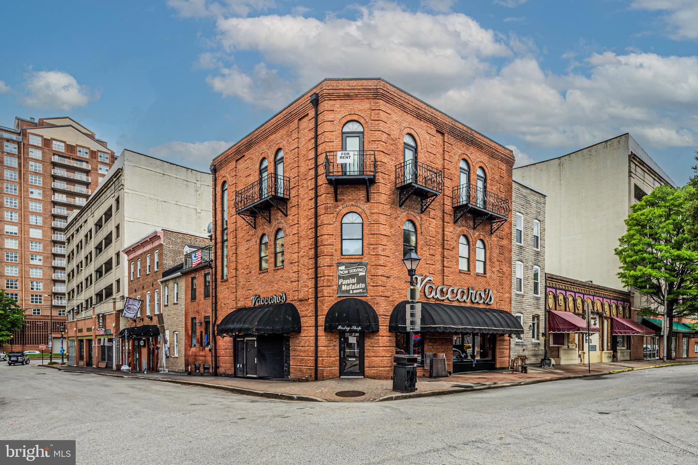 210 S High St