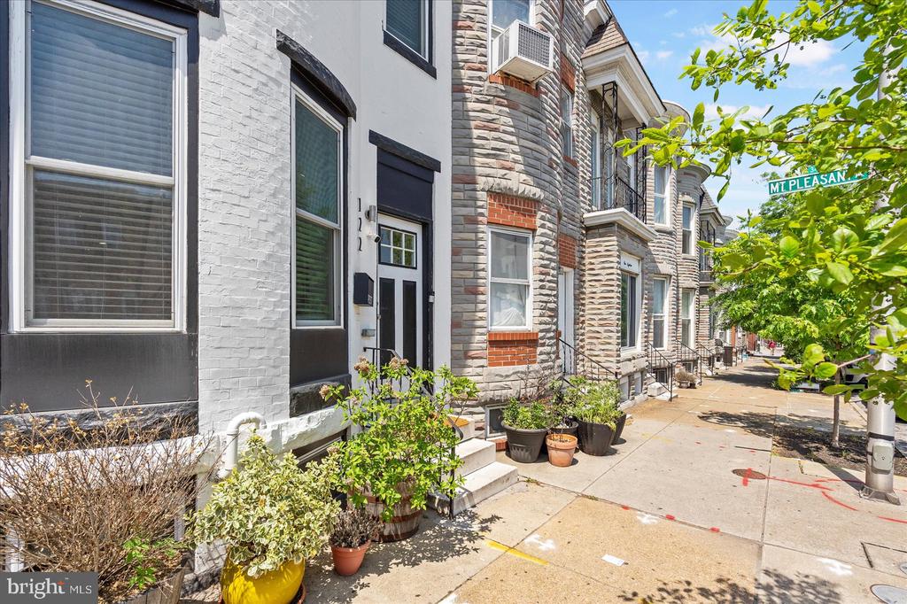 122 S Highland Ave