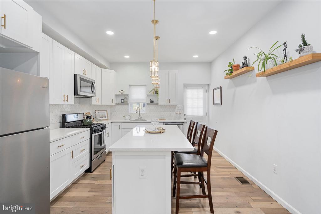 122 S Highland Ave