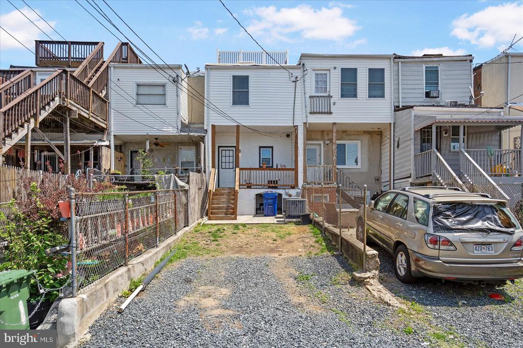 122 S Highland Ave