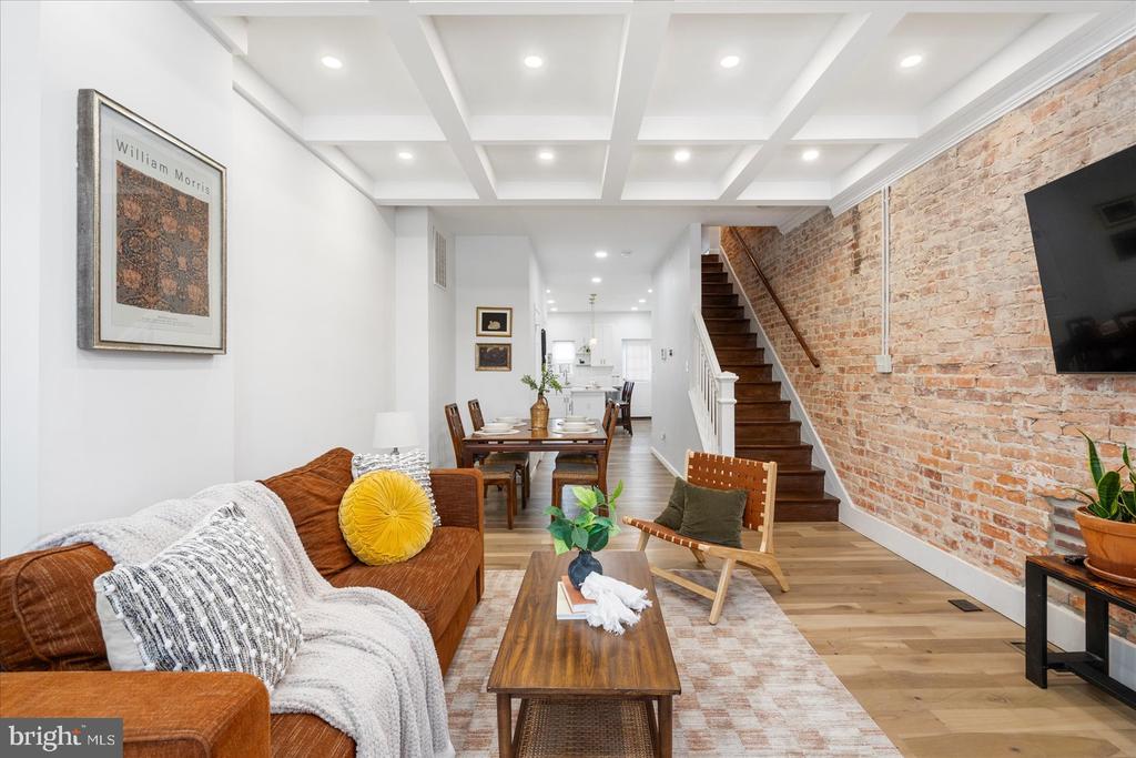122 S Highland Ave