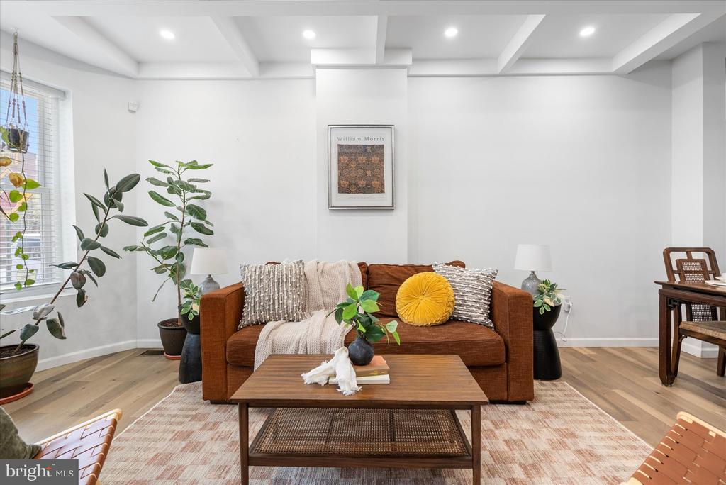 122 S Highland Ave