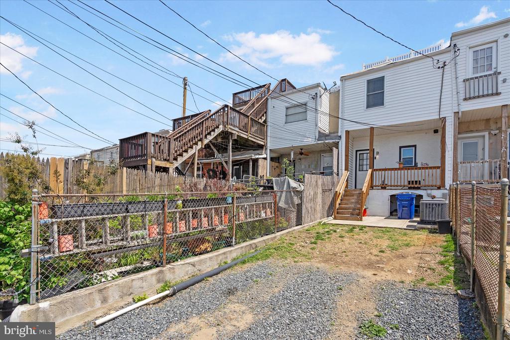 122 S Highland Ave