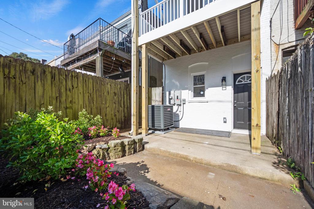 135 S Linwood Ave