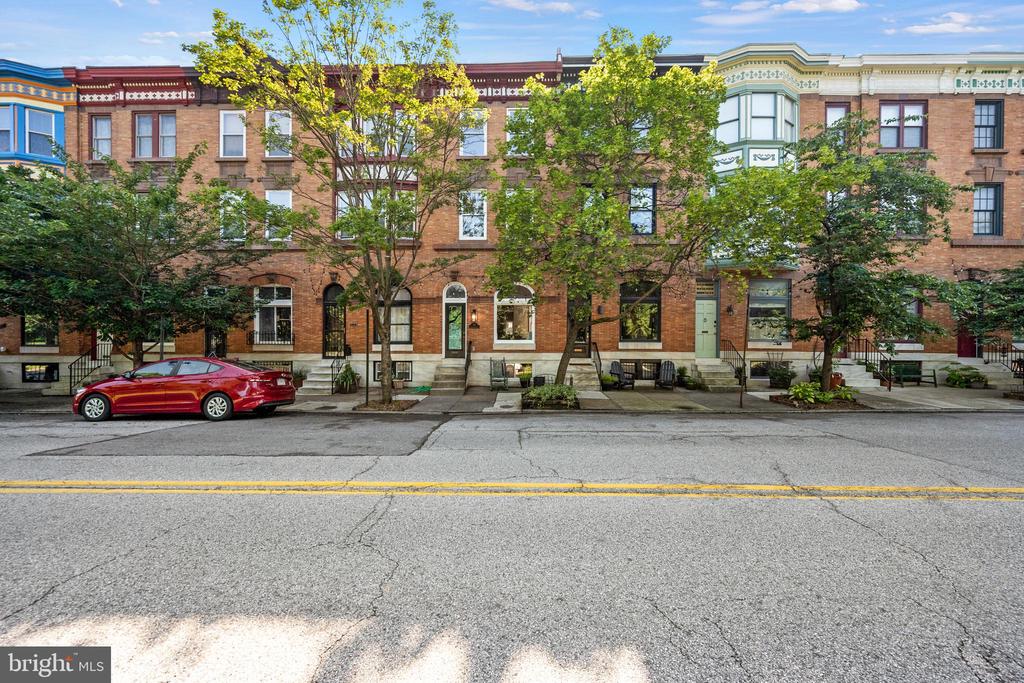 135 S Linwood Ave