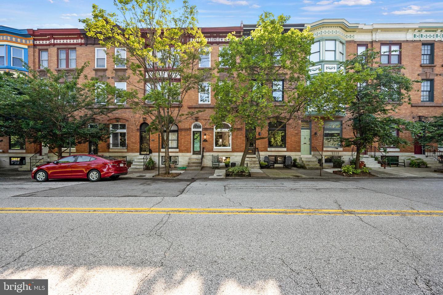 135 S Linwood Ave