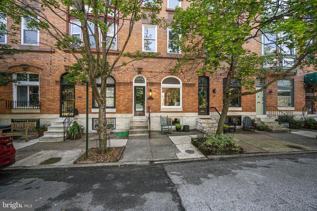 135 S Linwood Ave