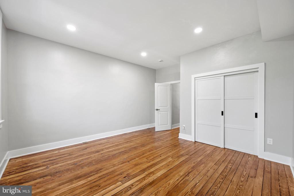 135 S Linwood Ave