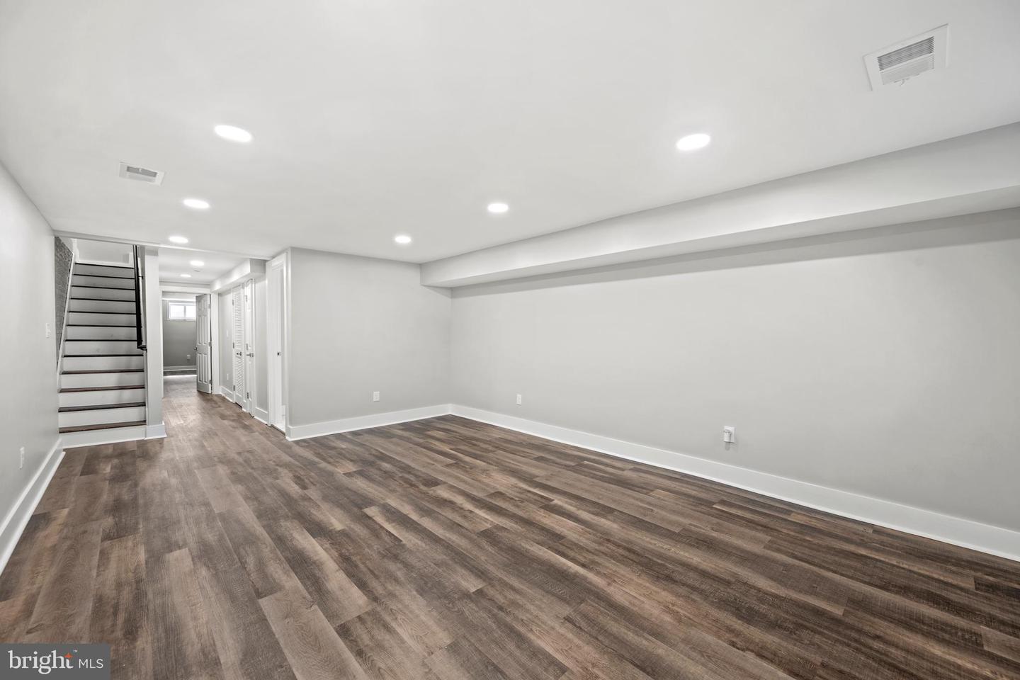 135 S Linwood Ave