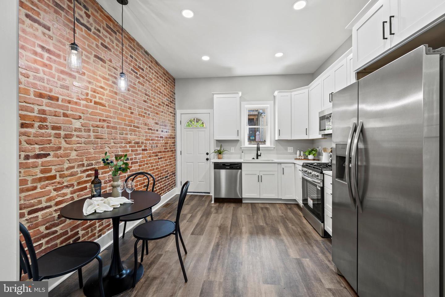 135 S Linwood Ave