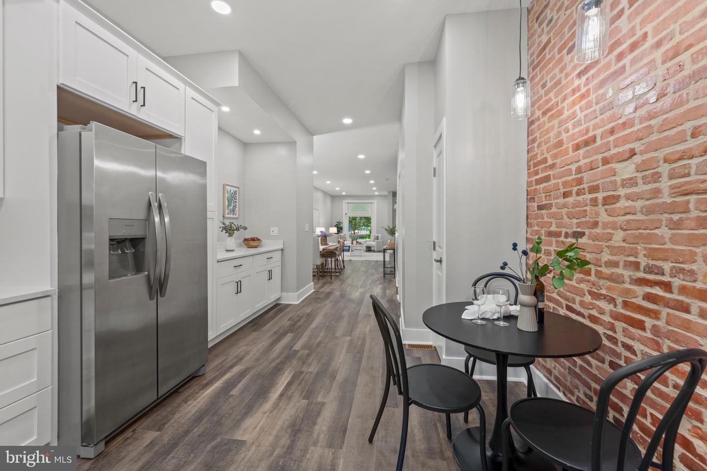 135 S Linwood Ave