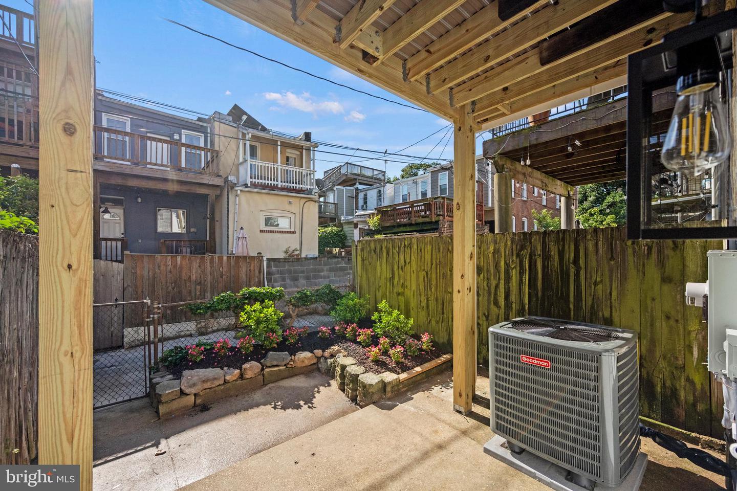 135 S Linwood Ave