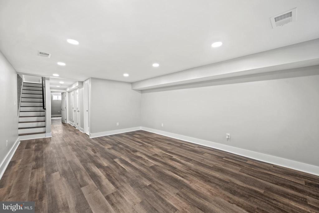 135 S Linwood Ave