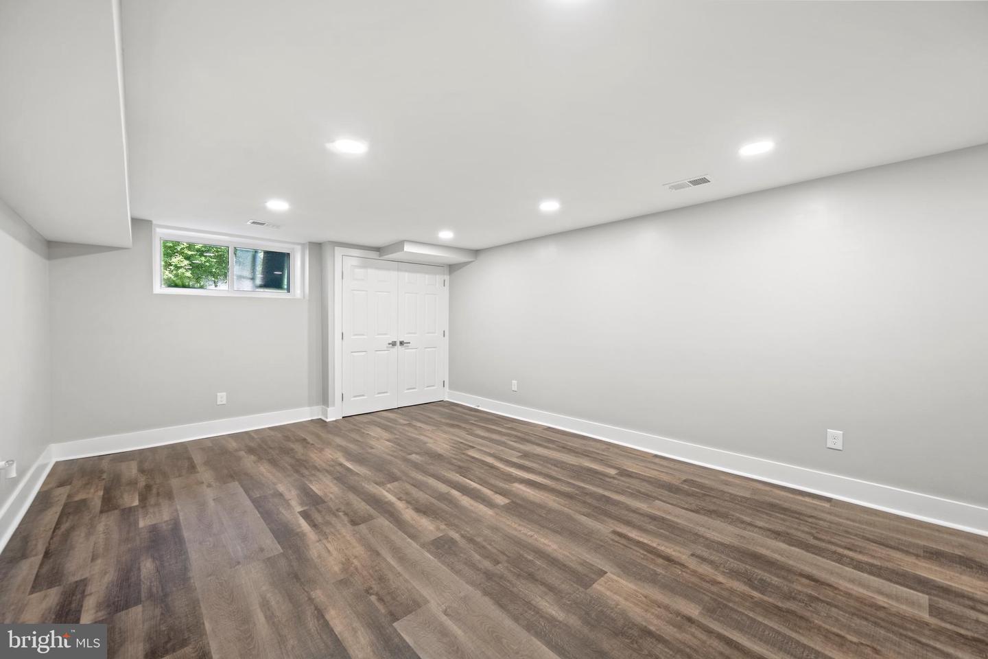 135 S Linwood Ave