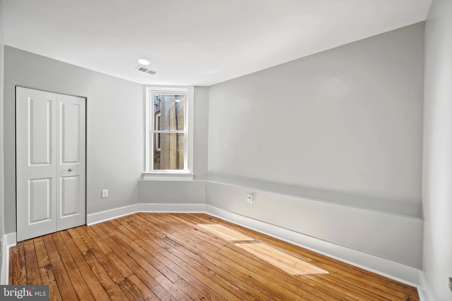 135 S Linwood Ave