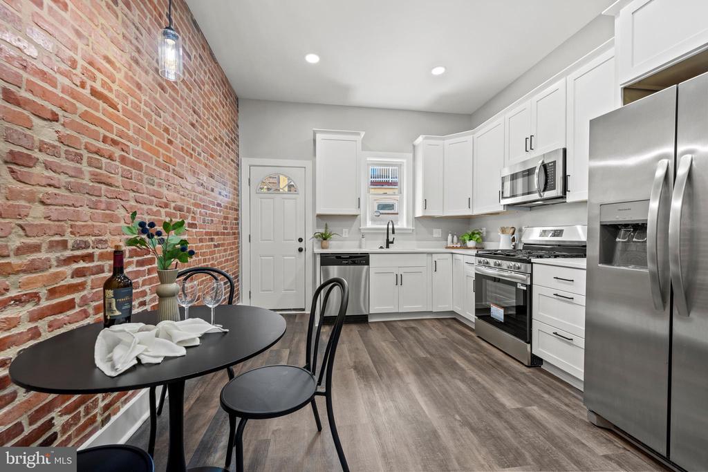 135 S Linwood Ave